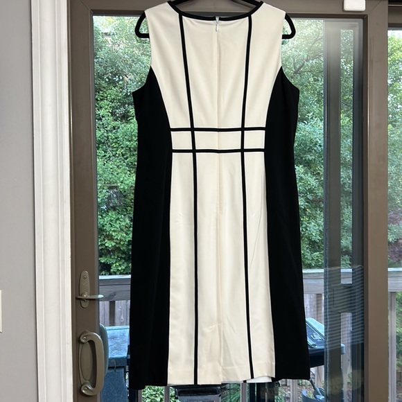 MIDI dress. Can wear it formally or casually - Picture 2 of 3